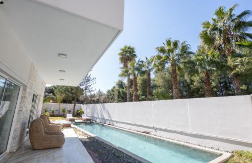 Luxury Villa with Pool, BBQ & Garden in Vouliagmeni - Foto 33