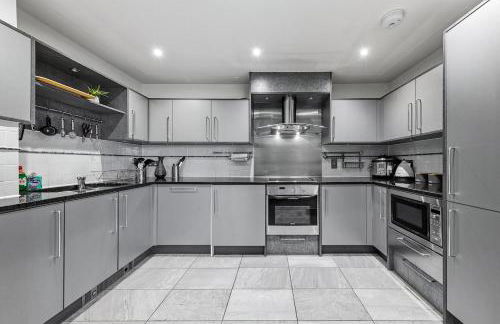 Modern 2 Bed with Balcony & London Eye Views - Foto 66