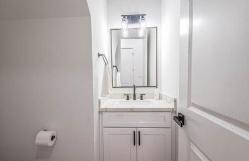 Luxury Home Near Houston Downtown & Medical Center - Photo 16