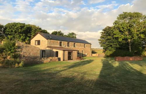 Berryhill East Steading - 3 bedroom 2 bathroom self-catering - sleeps 6 - Private off-road parking - Yard & Shed - Suit Contractors - Peterhead 1 mile - Newly Refurbished - Underfloor Heating - Drying Room - Golf Driving Range - Cafe - Extensive Footpaths - Foto 10
