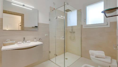 Villa Elysium for 10 with Pool near Gallipoli - Foto 5, Shower
