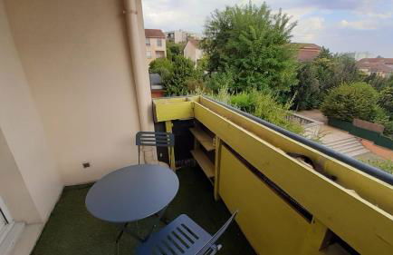 Arty Appart - Eurexpo - Parking box privé - Balcon - Sauna en option - Foto 6