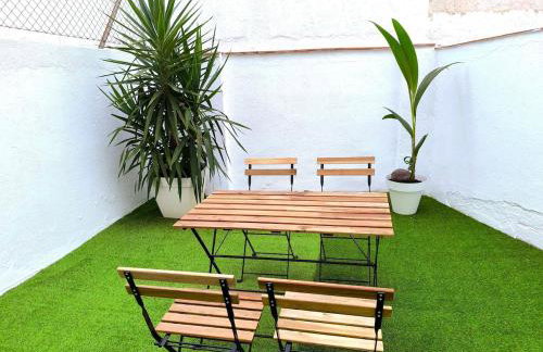 Modern Apartment with Terrace near the Center - Photo 22