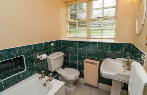 Bracken Lodge - Photo 13