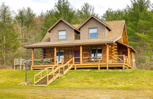 Log Cabin with Pond and Trail Access in Almond! - Foto 25