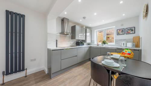 Entire 3 Bedroom House in London - Canning Town, City Airport, London ExCel - Foto 2