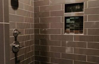 Stylish Main St Loft with Balconies and Garage - Foto 13