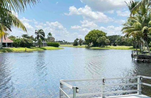 Modern Lakefront Home - Foto 25