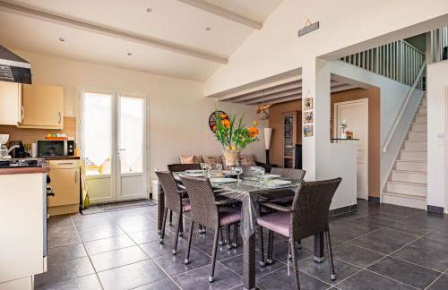 Maison Agréable avec Jardinet - Foto 20