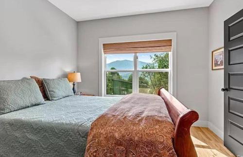 Swannanoa Serenity River Motif, Spa & Game Room - Foto 29