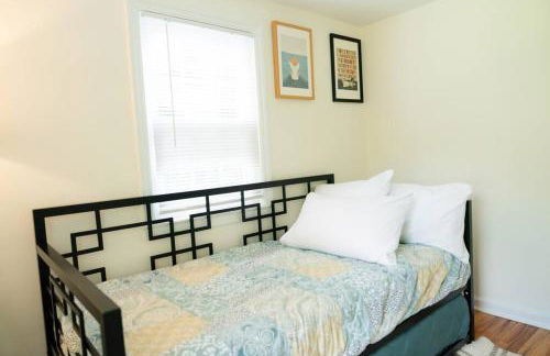 5-star Renovated 3BR Home & Backyard Deck near SU & Hospitals - Foto 60