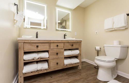 Riverfront Log Cabin Hot Tub, Mtn Views & Hottub - Foto 28