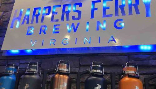 Day Street - Walk to Harpers Ferry NP - Foto 2