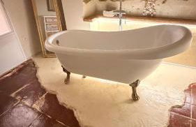 Forest View, ganzes Haus 100qm, 2 Schlafzimmer, 2 Bäder, Badewanne, Garten & Terrasse - Photo 4