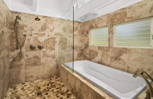 Coral Hale 5br 3ba Luxury Home, AC, Hot Tub and Stunning Views - Foto 48