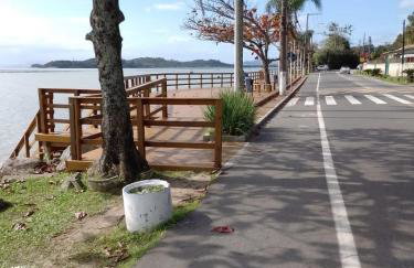 Casa no Ribeirão da Ilha - Florianópolis - Pé na areia - ar cond - pet - familia - Foto 31