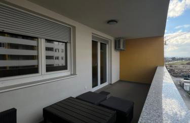 Lux Hill Skyline - Free Private PARKING - Foto 2