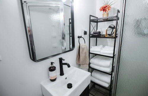 Central Location with In Home Washer and Dryer - Foto 5