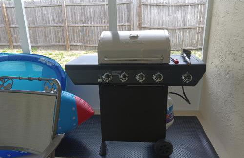 Heated & Screened in Pool - Photo 11