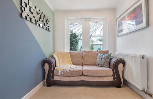 East Sussex Manor - Sleeps 12 - Hot Tub & Parking - Foto 11