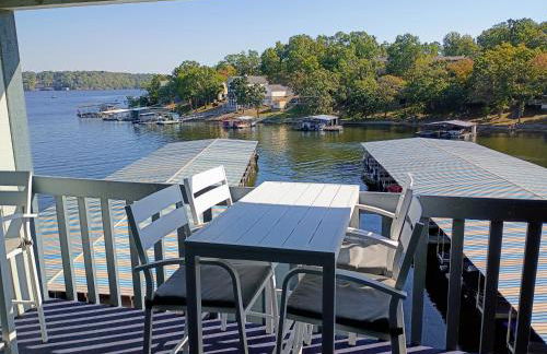 F Lakefront! Remodeled, Sleeps 4, Boat Slip, Patio, WiFi, Cable, Pool - Foto 9