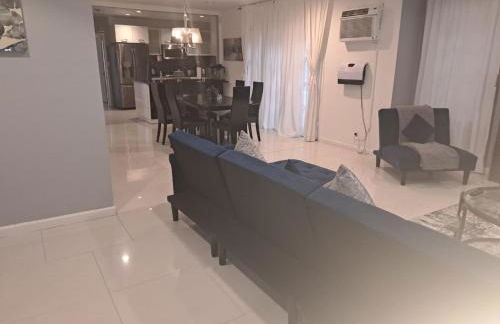 Amazing 3 bedrooms with 3 bedroom apt in the center of Beverly Hills - Foto 21