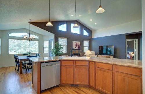 Picturesque Pueblo at Palmer Lake Sleeps 14 - Foto 7