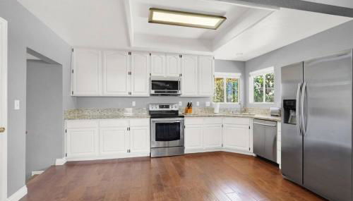 Luxe 4BR Vegas Retreat Pool, Games and BBQ - Foto 5