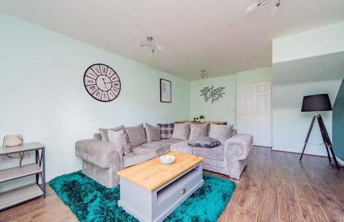 Central Townhouse Tipton - Sleeps 8 - Ideal for Contractors & Families - Foto 2