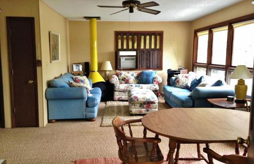 Lakefront Cabin with Private Dock Boat, Fish and Swim - Foto 11