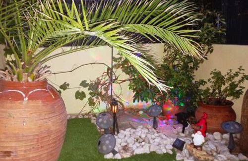 Ηome & Garden with parking close to Olympic Stadium - Foto 55