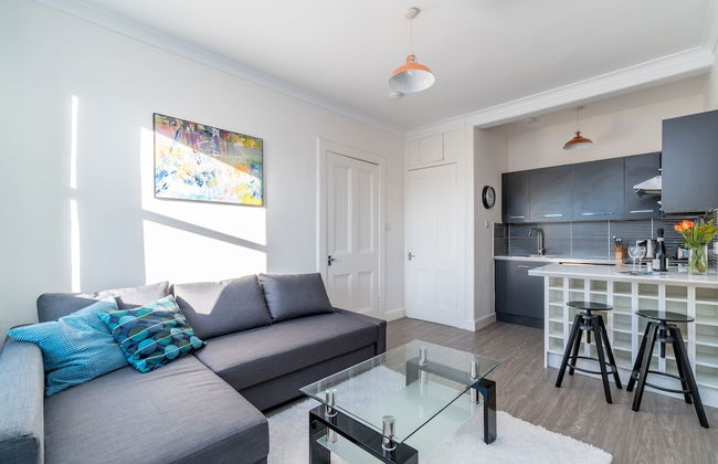 Silver Lining Charming Meadowbank Flat - Photo 13