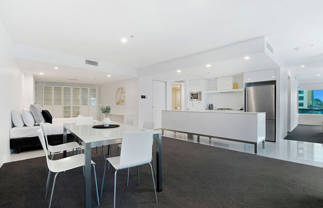 Private Q Tower Apartments - Wow Stay - Photo 18