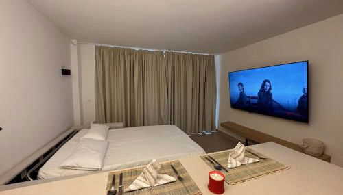 Marbella Hideaway BBQ, POOL & Best walking distance Beaches - Photo 4