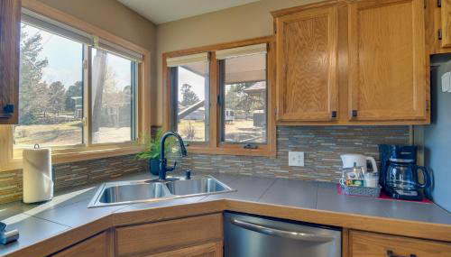 Fireplace & Mtn Views: Estes Park Home w/ Deck! - Foto 2