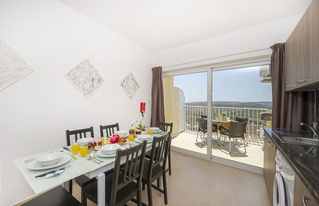 Summer Breeze Superior Apartment with Terrace by Getaways Malta - Foto 13