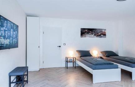 ALFA Stuttgart Doppelzimmer Teeküche Porsche Bosch l Gemeinschaftsbad WIFI SmartTV l Terrasse l Double room with kitchenette and shared bathroom l Terrace BS21A4 - Foto 2
