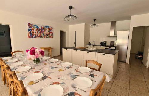 Gîte Le Puy Martineau piscine privée intérieure chauffée terrain arboré à 10 min du Puy du Fo - Foto 11