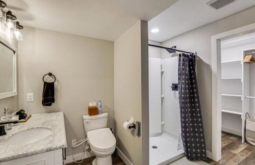 Hot Tub, Dock and Sauna! Lake Wisconsin Retreat - Foto 25