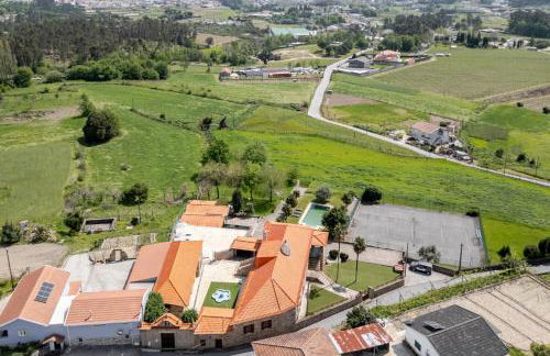 HostWise - Country Villa w/ Pool, Court & Views - Foto 61