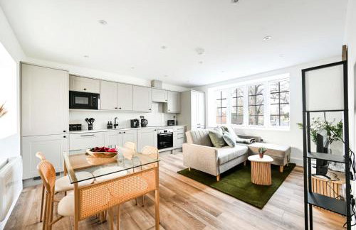 Historic 2-Bed Hideaway Near Hampton Court Palace - Foto 12