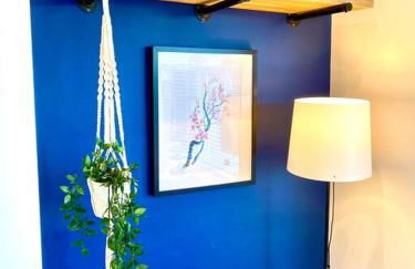 Spacious 3 Bedroom House - 5 Minutes to the nearest Beach! - Great Location - Garden - Parking - Fast WiFi - Smart TV - Newly decorated - sleeps up to 7! Close to Poole & Bournemouth & Sandbanks - Foto 3