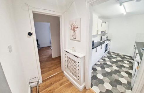 2 Bed Spacious Apartment, Sleeps 4, Free Wifi, Free Parking, Amenities Nearby, Good Transport Links Nearby, Contractors and Holidays - Foto 13