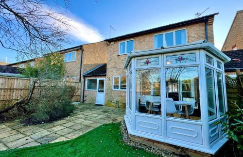 J&J stays 5 bedroom detached house in Peterborough with parking - Photo 43