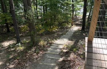 Lakeside Cabin - Serene Retreat with Lake Monroe Views and Wraparound Deck in Brown County - Foto 31