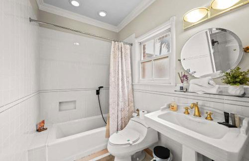 Spacious 5BR LA Villa with Pool Spa & Game Room - Foto 28