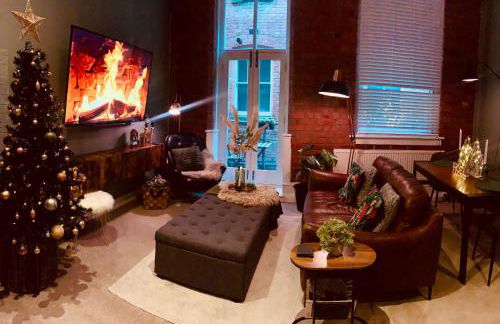 The Fifth Quarters, Grade II Listed Apartment, The Lace Market, NG1, City Centre, Nottingham, Sleeps 4 - Photo 41