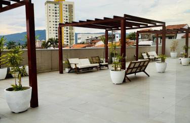 Studio 63 novo, luxuoso e completo com ar condicionado e cama Queen Size - Centro Mogi - Até 4 Pessoas - Foto 36