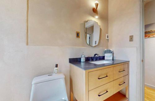 King Bed Centrally Located - Foto 7