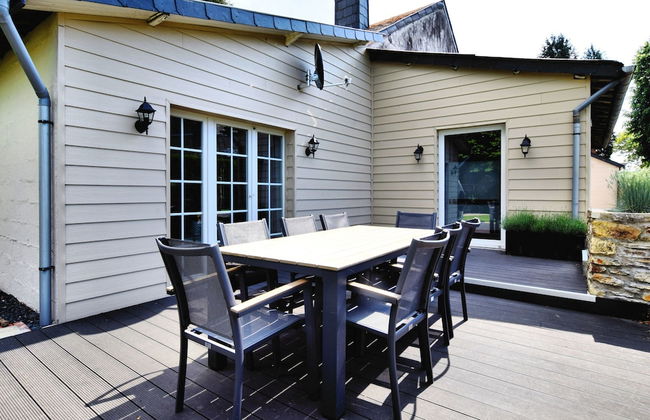 Modern Family Home With Wellness - Photo 31